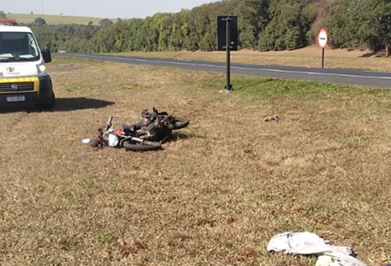 Motociclista perde a perna após acidente na Washington Luís