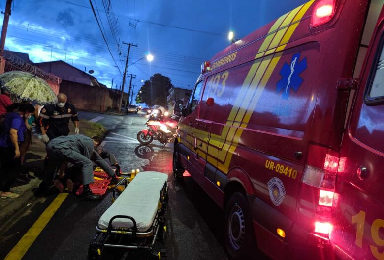 Adolescente é atropelada por moto no Monte Carlo