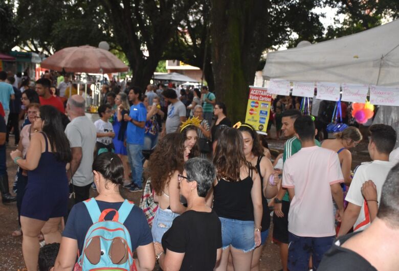 Carnaval não é feriado nacional: o que diz a lei e como ficam os direitos do trabalhador