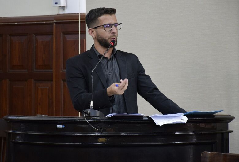 Vereador Elton Carvalho pede abertura de sindicância sobre morte na UPA