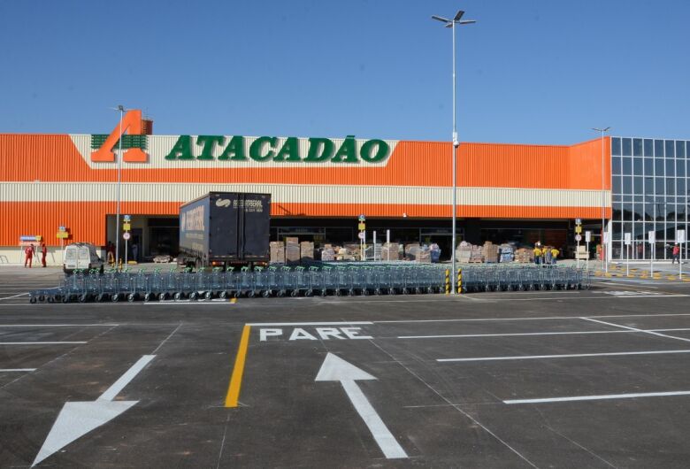 Carrefour e Atacadão oferecem várias vagas de emprego em São Carlos