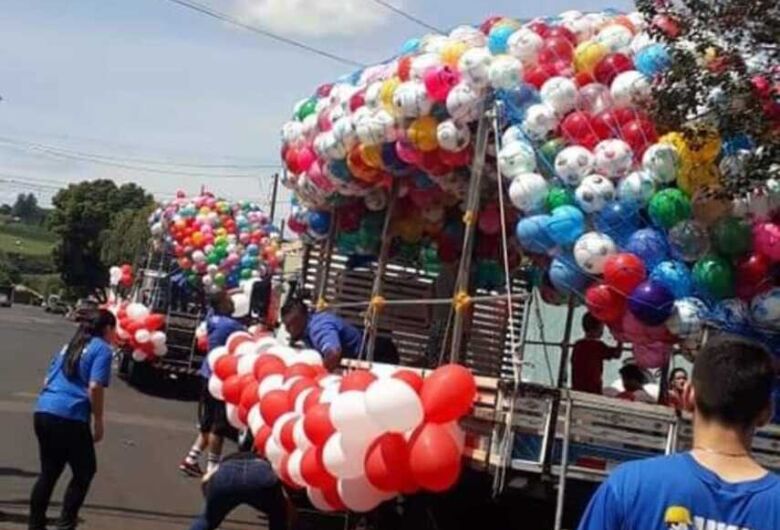 "Caminhão da Alegria" promete levar felicidade para 4 mil crianças em São Carlos