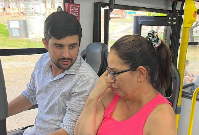 Vereador Bruno Zancheta faz trajeto de ônibus ao Jardim Santa Felícia e prepara relatório solicitando melhorias