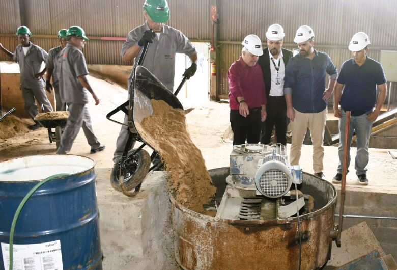 Prohab reinaugura fábrica de artefatos de cimento e usina de reciclagem de resíduos da construção civil