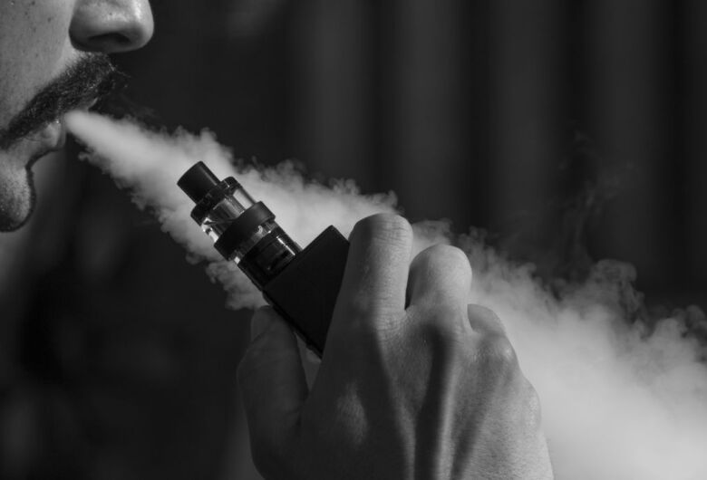 Anvisa mantém proibição ao cigarro eletrônico no país