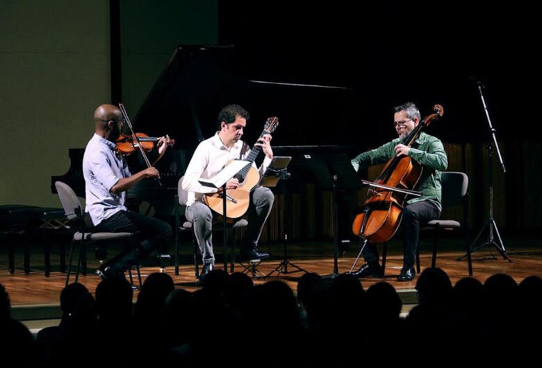 Série Concertos USP traz ao Teatro Municipal de São Carlos o “Trio Praxicordas”