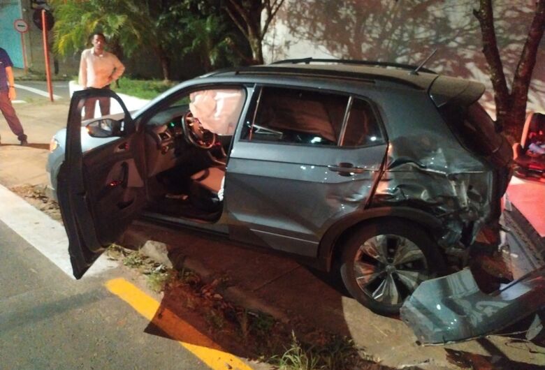 Duas pessoas ficam feridas após colisão na Vila Morumbi