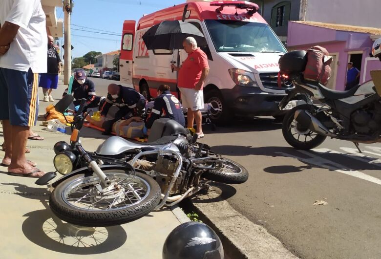 Acidente entre moto e carro deixa uma pessoa ferida no Jacobucci