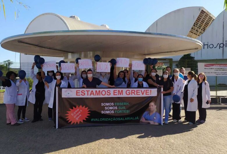Funcionários do HU de São Carlos se reúnem para deliberar sobre a greve