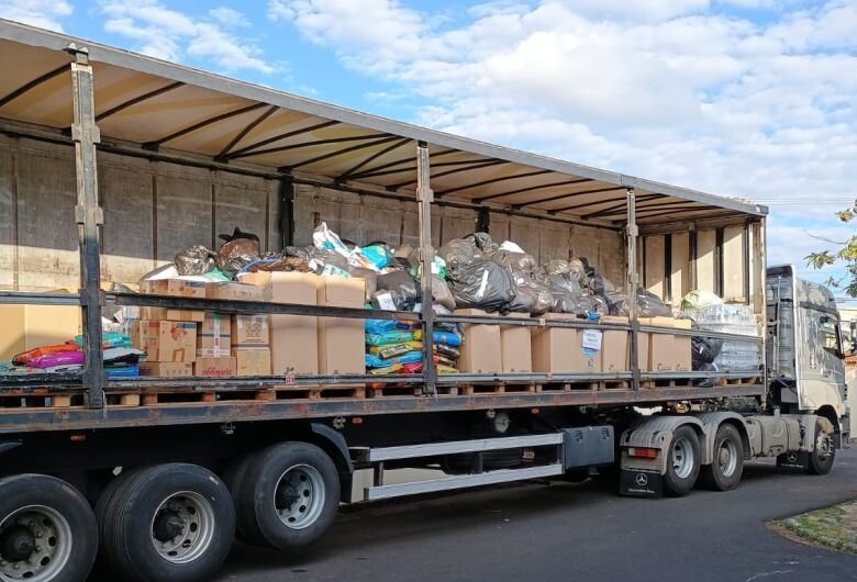 Fundo Social encaminha primeiro caminhão com donativos para o Rio Grande do Sul