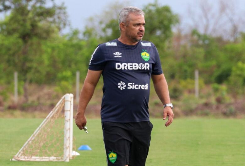 Grêmio define Alexandre Grasseli como novo técnico