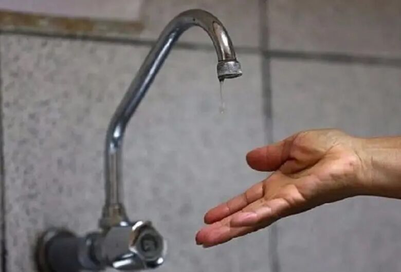Moradores relatam de falta de água em São Carlos; SAAE alega problemas por causa da estiagem