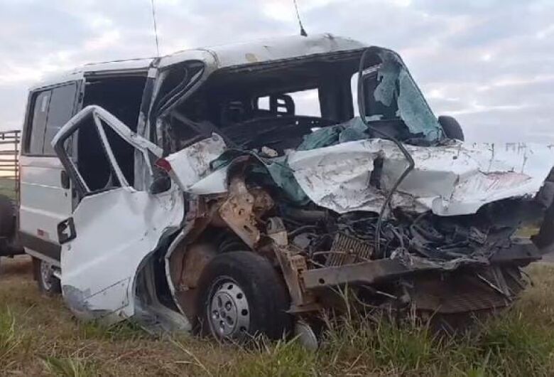 Motorista morre e nove ficam feridos em acidente na região