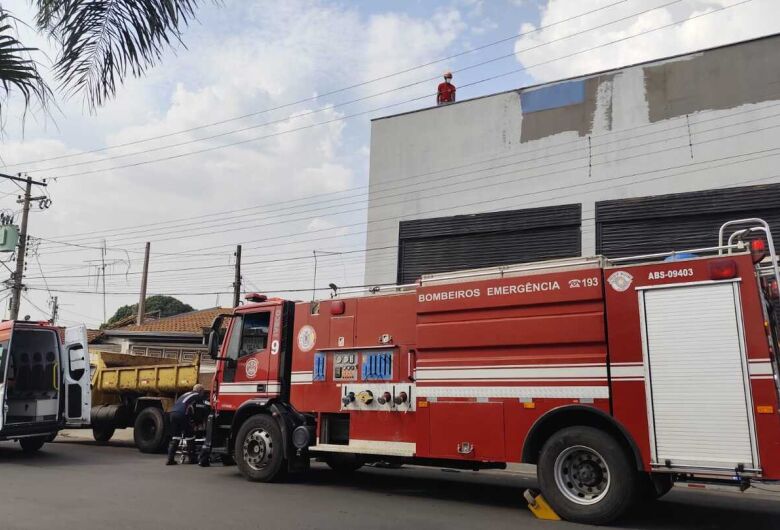 Pintor sofre descarga elétrica em barracão no Jardim Botafogo