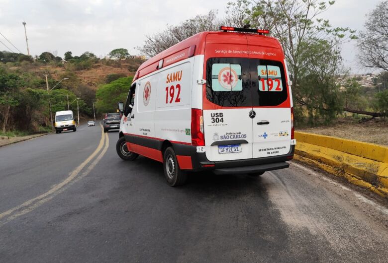 Moto derrapa em areia e casal fica ferido na "serra do Aracy"