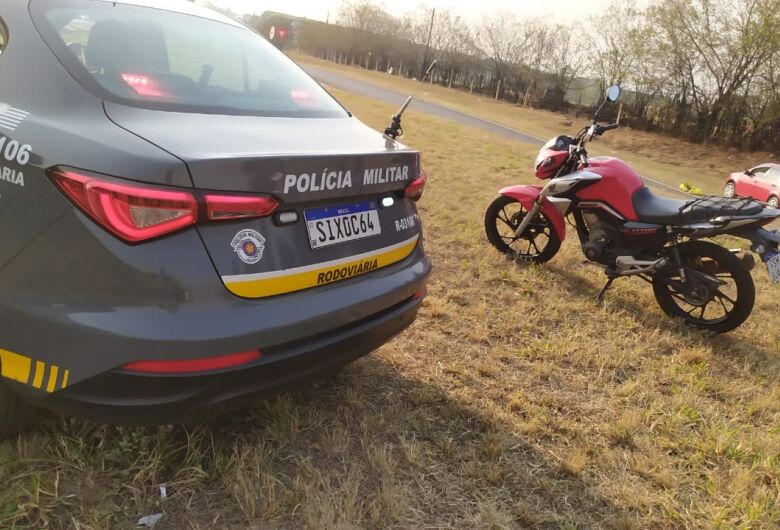 Motociclista sofre queda na Washington Luís 