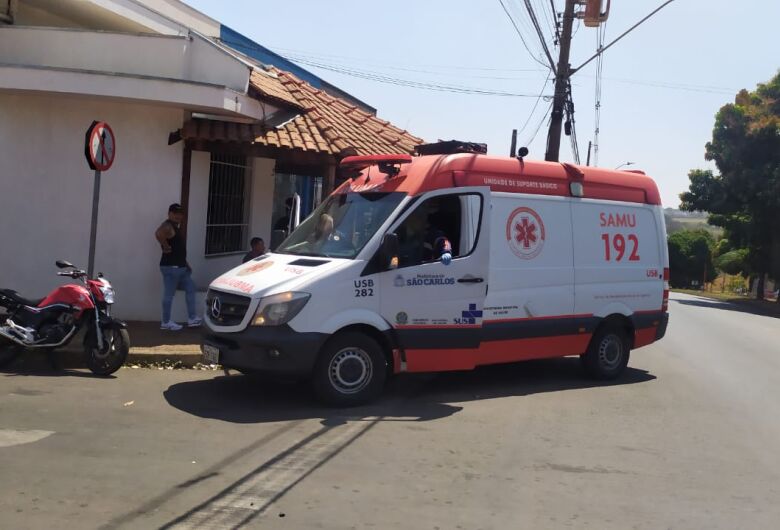 Veículo colide em motocicleta no Jardim Botafogo