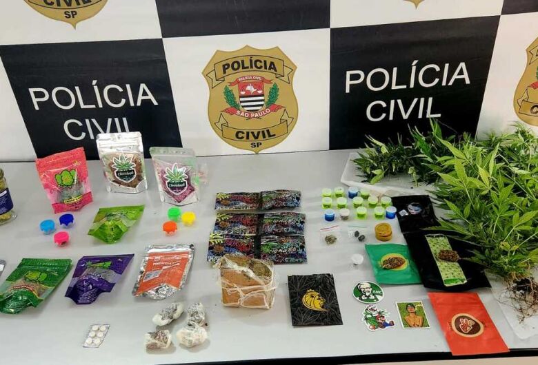 Policiais civis da Dise apreendem acusado de tráfico de drogas no Santa Angelina