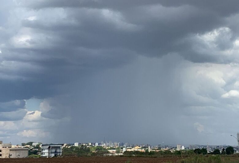 Chegada de frente fria trará muita chuva entre quinta e sexta-feira 