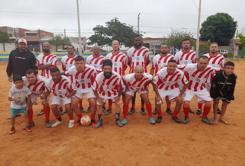 Desportivo vence nos pênaltis e é finalista no Veterano