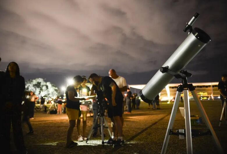 Cometa que passará perto da Terra poderá ser visto no Brasil