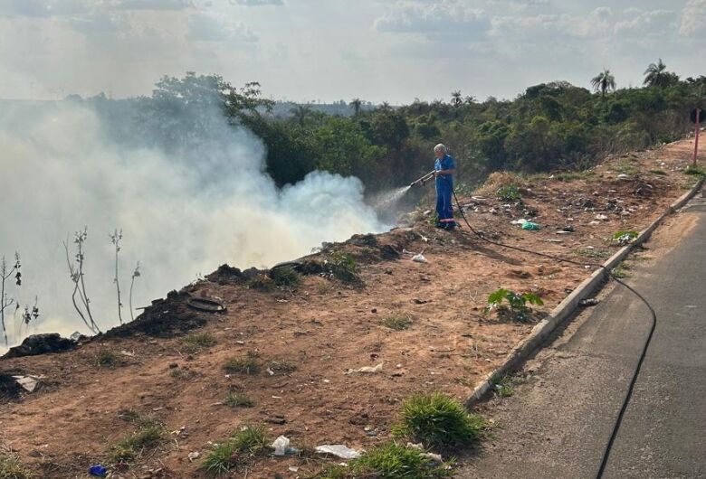 Ação rápida da Defesa Civil evita incêndio de maiores proporções em São Carlos