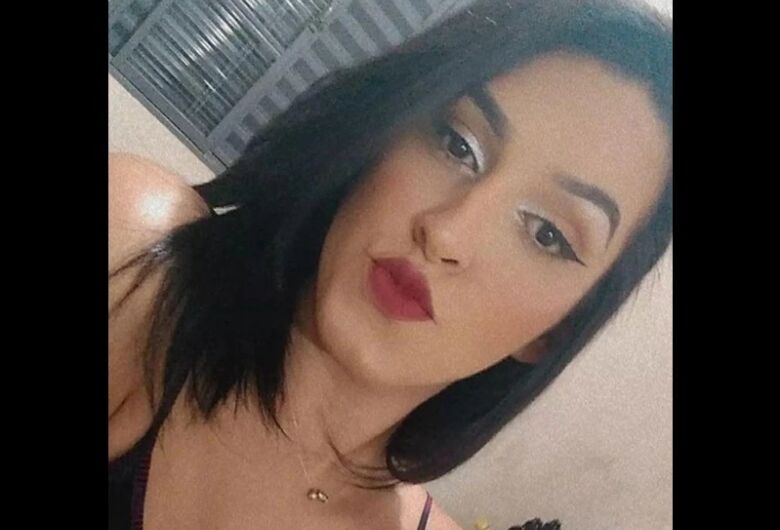 "Minha filha não merecia isso", diz mãe de jovem trans morta na capital