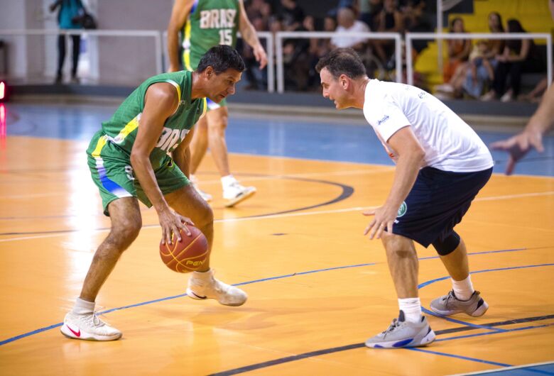 Jogo das Estrelas comemorou 80 anos do São Carlos Clube  