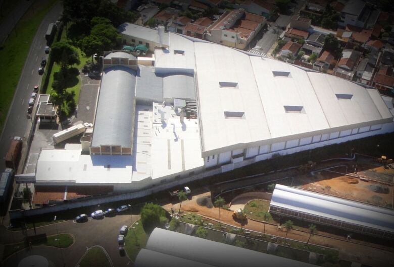 Rossignolo Cotton contrata para trabalhar na produção em São Carlos