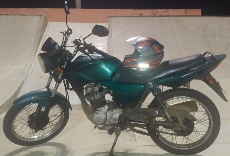 Moto é furtada no Jardim Medeiros, proprietário pede ajuda