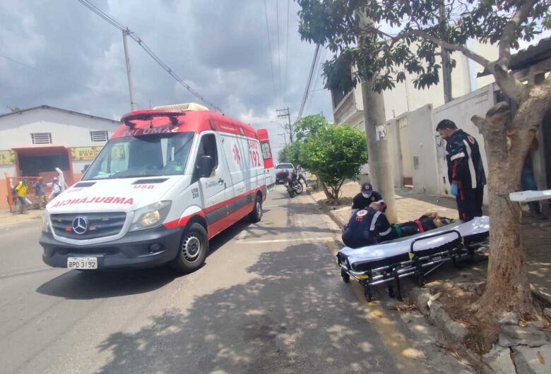 Motociclista empina moto, cai e fratura o joelho no São Carlos 8