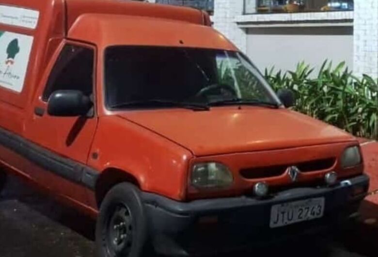 Carro é furtado no Centro; proprietário pede ajuda