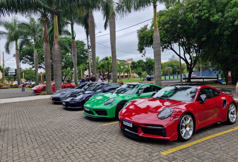 Grupo de amantes de carros esportivos VHT realiza evento beneficente em São Carlos 