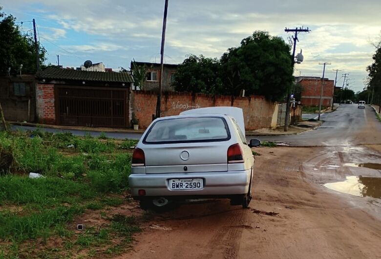 Gol furtado e abandonado no Vida Nova