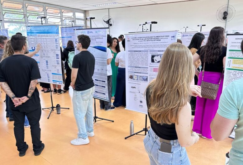 UFSCar reúne quase mil jovens cientistas apresentando suas pesquisas