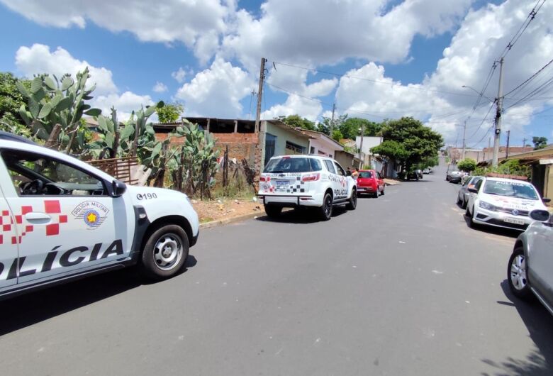 Carro roubado no Jardim Bicão é encontrado na garagem de residência no Cidade Aracy 2