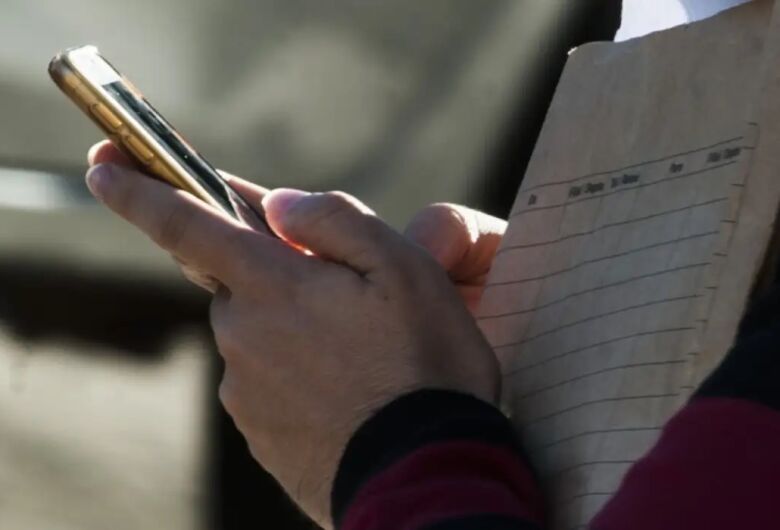 Alesp aprova projeto que proíbe uso de celular em escolas no estado de São Paulo