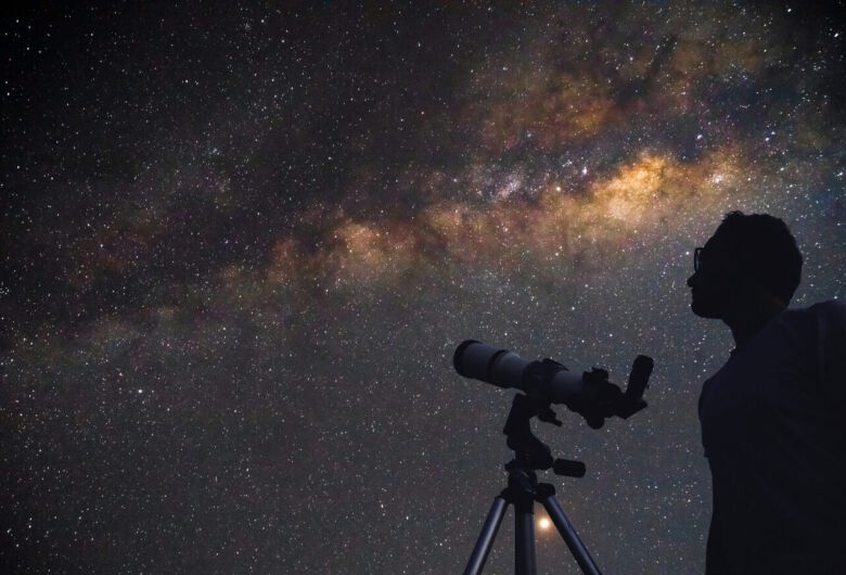 O que música brasileira tem a ver com astronomia? Descubra essa semana na Sessão Astronomia