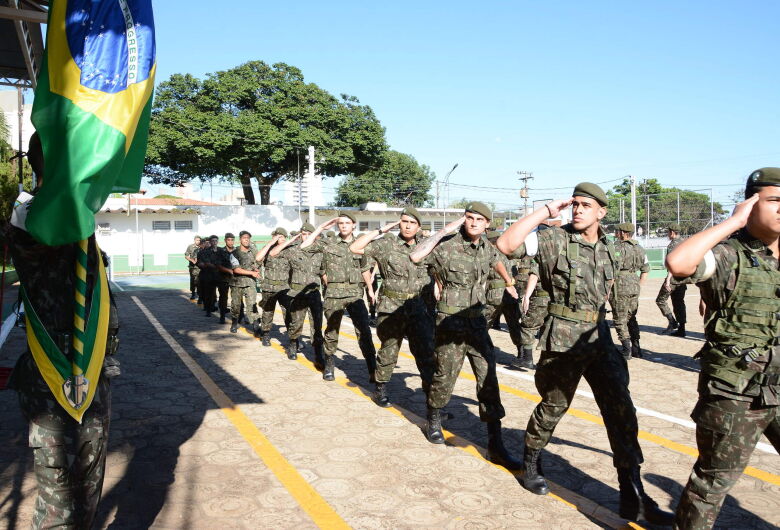 Tiro de Guerra celebra o Dia da Bandeira