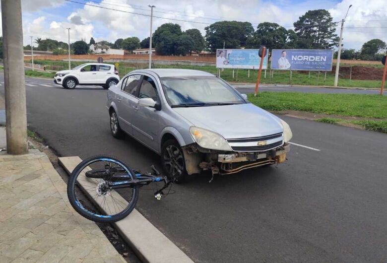 Ciclista é atropelado em cruzamento perigoso na região da Rodoviária