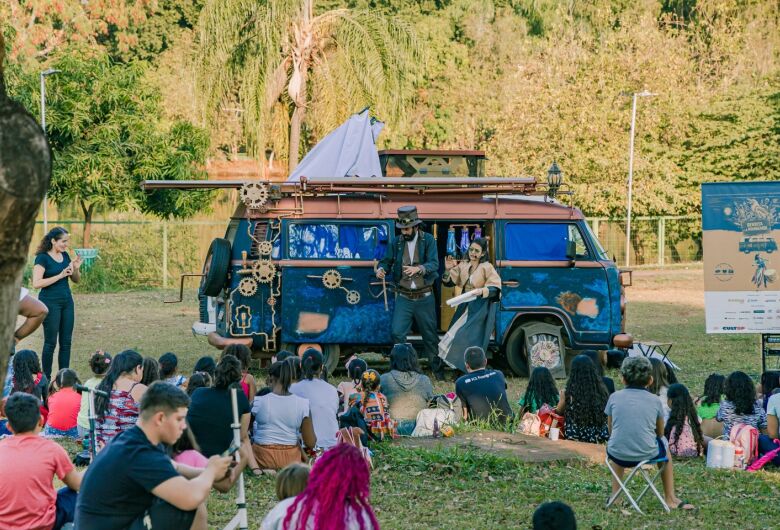 Espetáculo “Bendita La Mambembe” em Kombi itinerante acontece neste final de semana