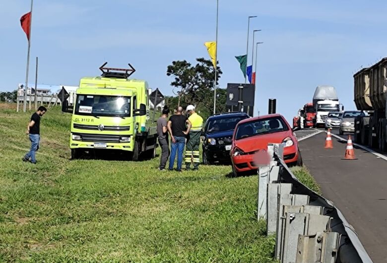 Colisões traseiras deixam o trânsito congestionado na Washington Luís 