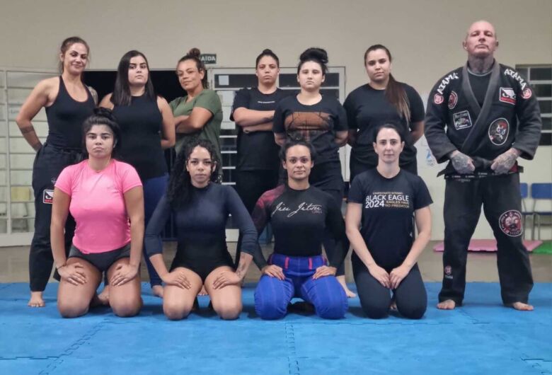 Mulheres no tatame: aulas gratuitas de defesa pessoal e jiu-jitsu