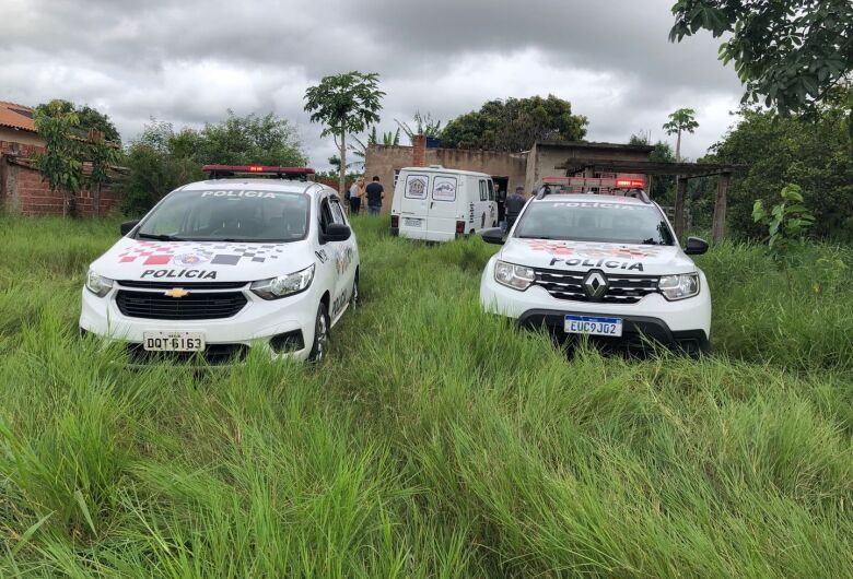 Homem é morto com golpe de foice no Banco da Terra 2