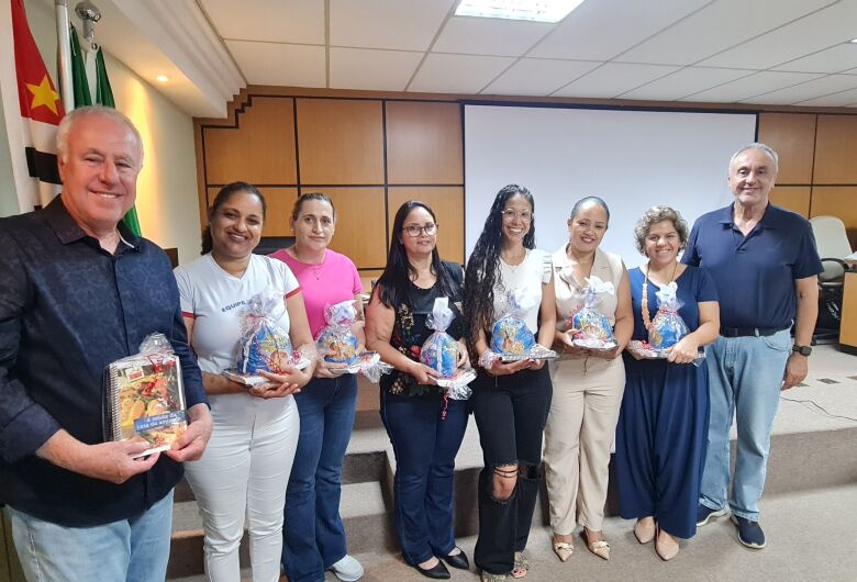 Grupo de voluntárias do Banco de Leite da Santa Casa homenageia mães doadoras de leite materno em 20