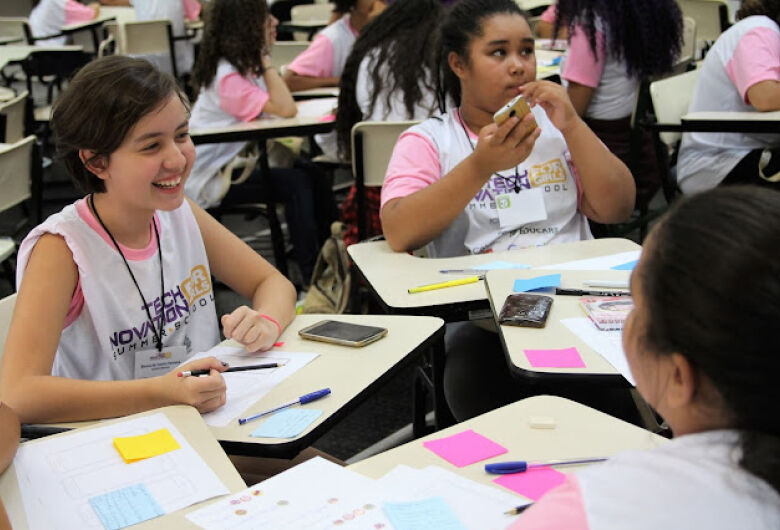 Projeto na USP São Carlos busca voluntários que possam ajudar jovens participantes a desenvolverem projetos