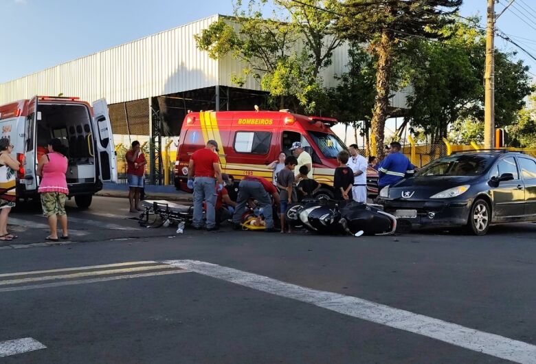 Motorista avança Pare e acerta motociclista na Vila Jacobucci