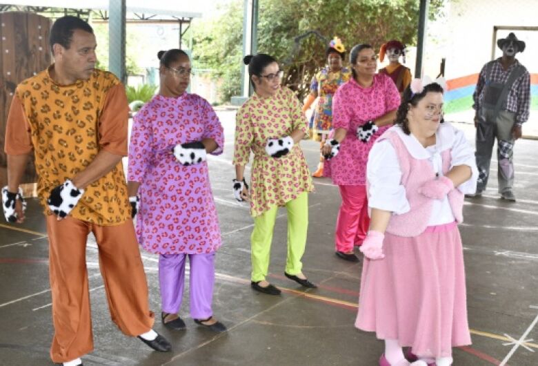 Inclusão e acessibilidade no acolhimento das pessoas com deficiência foi debatido no paço municipal