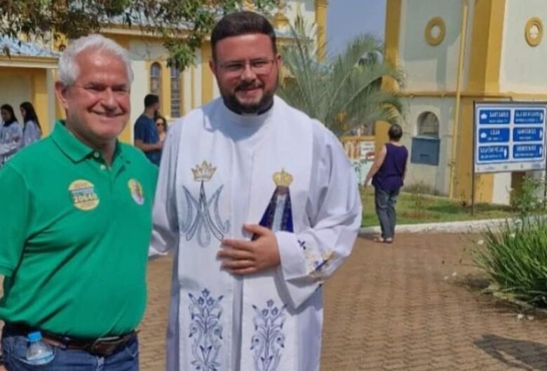 Padre Everton Luis Luchesi recebe título de “Cidadão Benemérito” proposto pelo vereador Marquinho Amaral