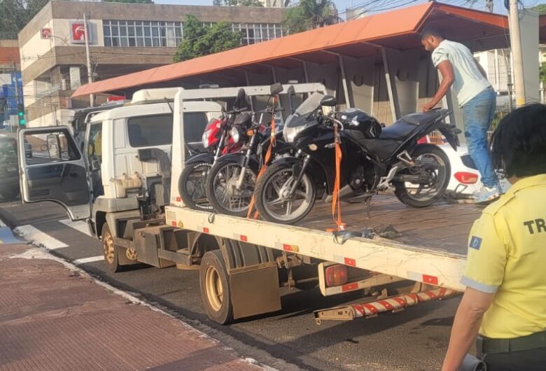 Três motos são apreendidas em operação do Trânsito na baixada do Mercadão